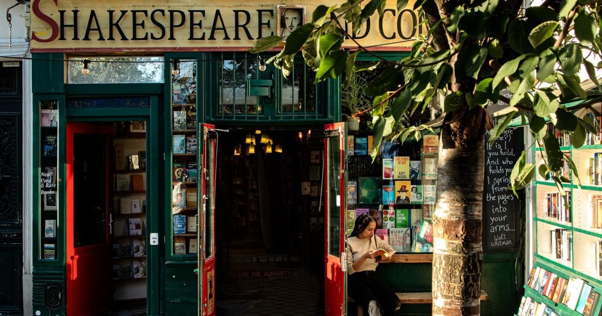 (c) Shakespeareandcompany.com