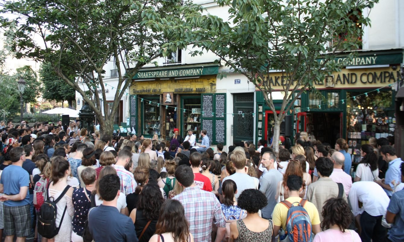 Shakespeare and Company, Paris, France, Beyond the Lamp Post